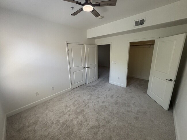 Building Photo - Beautiful 2 Bed, 2 Bath Apartment Home in The Phoenician – Resort-Style Living in Roseville!