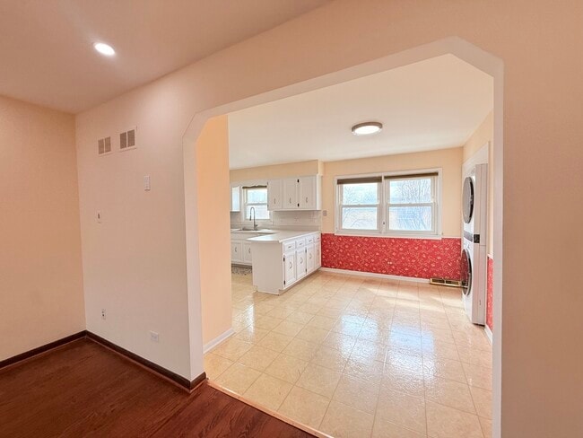 Building Photo - 4220 Oakton St