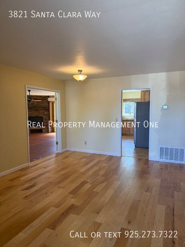 Building Photo - 3821 Santa Clara Way