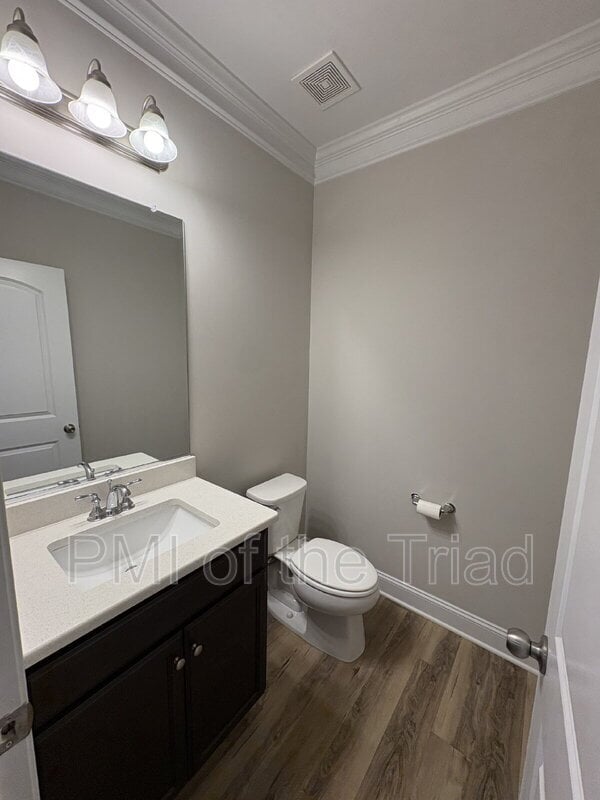 Building Photo - 1103 Chariot Square