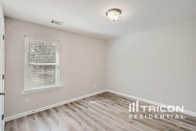 Building Photo - 881 Ashton Park Dr SE