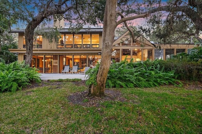 Building Photo - 3348 Old Oak Dr