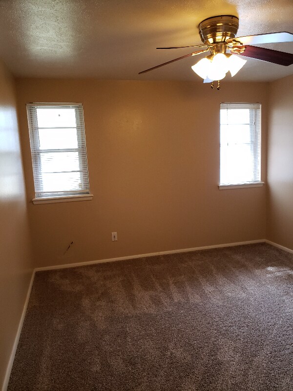 Building Photo - 106 W Silver Meadow Dr