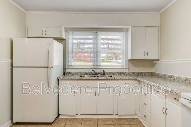 Building Photo - 709 Langford Ave