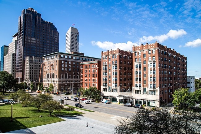 Continental Towers and Blacherne - The Continental Towers at Vermont Place