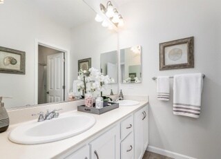 Building Photo - 251 Birch Creek Dr