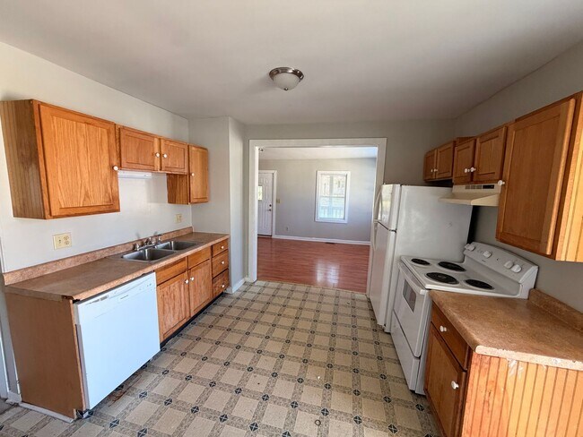Building Photo - 2020 N Glenwood Ave