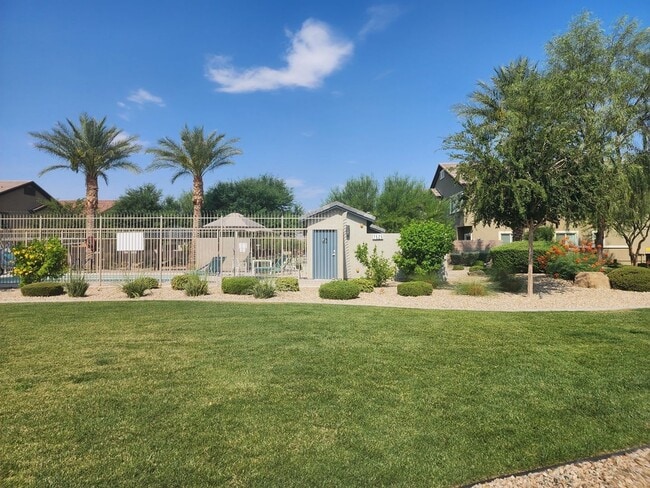 Building Photo - 3 bedroom/ 2 bath condo in gated community