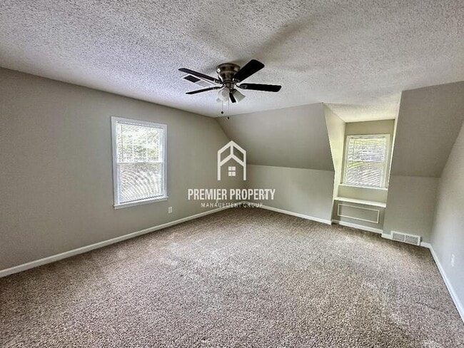 Building Photo - 6667 Amersham Dr