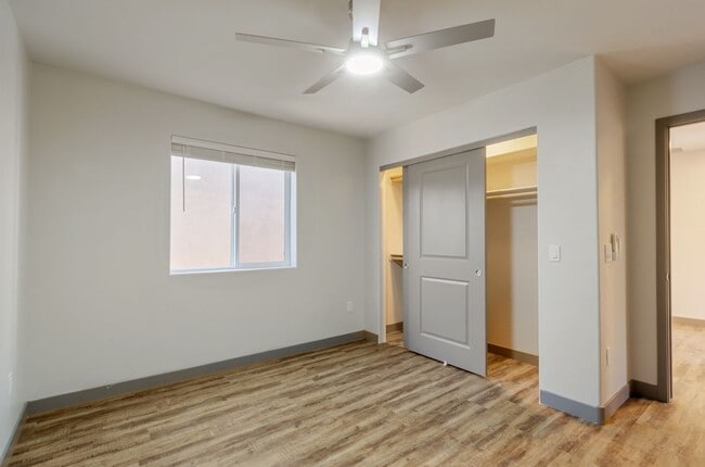 Building Photo - 1720 E Edison St