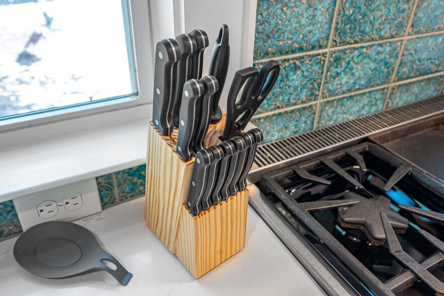 Building Photo - 211 Hargrove St