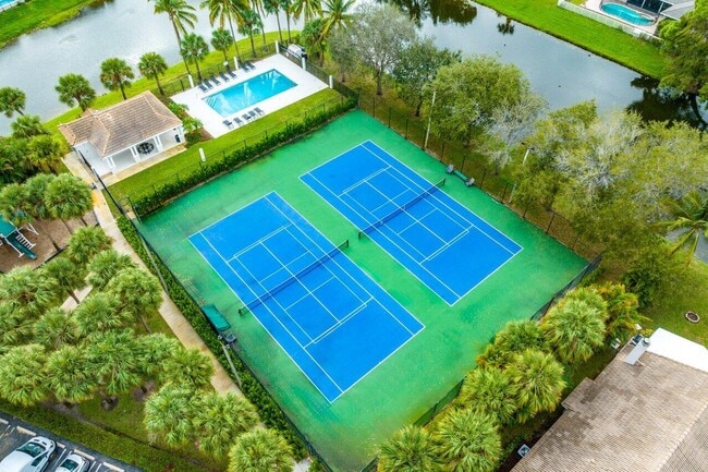 Building Photo - 494 Enfield Ct