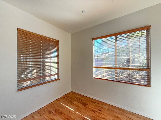 Building Photo - 6868 Sky Pointe Dr