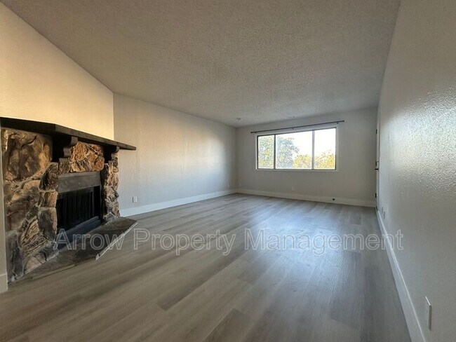 Building Photo - 2344 N 44th St