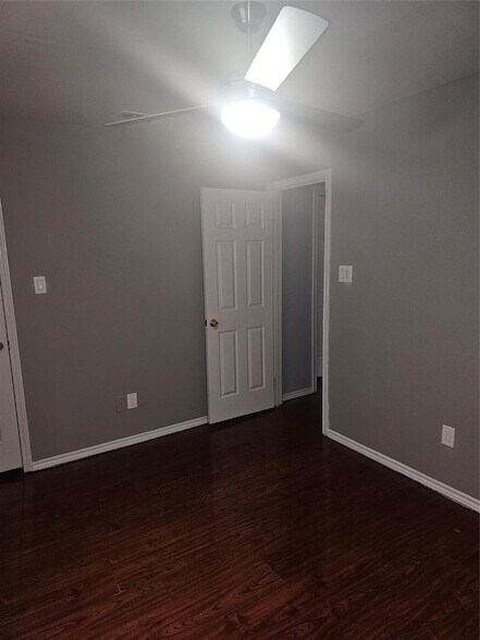 Building Photo - 4228 Lorin Ave