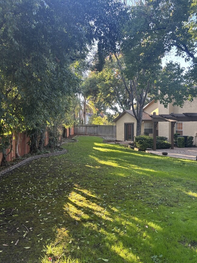 Building Photo - 34 Alvares Ct