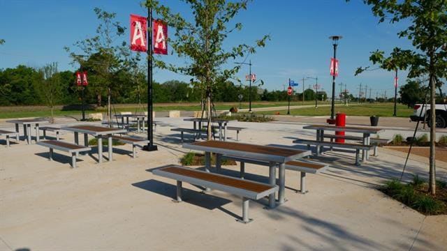 Building Photo - 3120 Bennett Dr