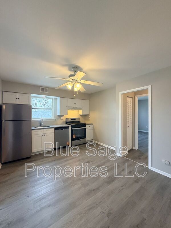 Building Photo - 727 Clifton Ave