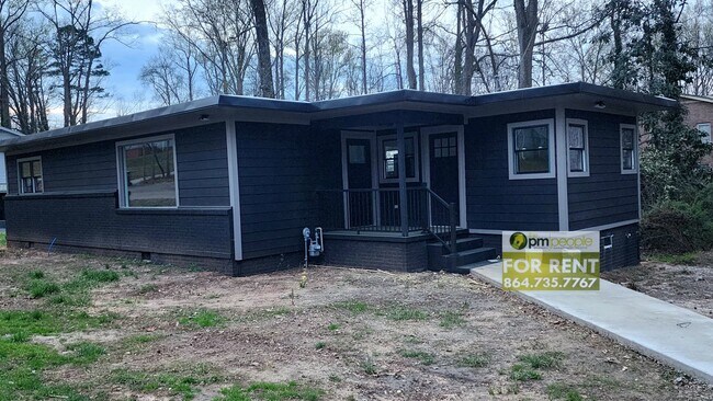 Building Photo - Jewel in Easley's Silo district