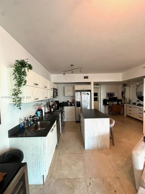 Building Photo - 350 S Miami Ave