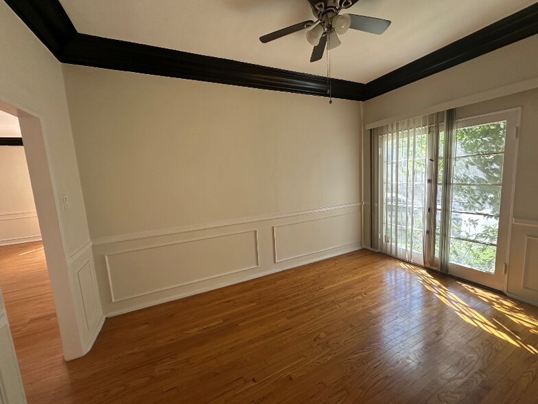 Building Photo - 9979 Robbins Dr