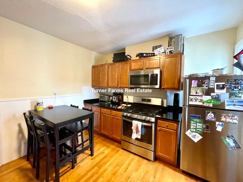 Building Photo - 59 Cedar St