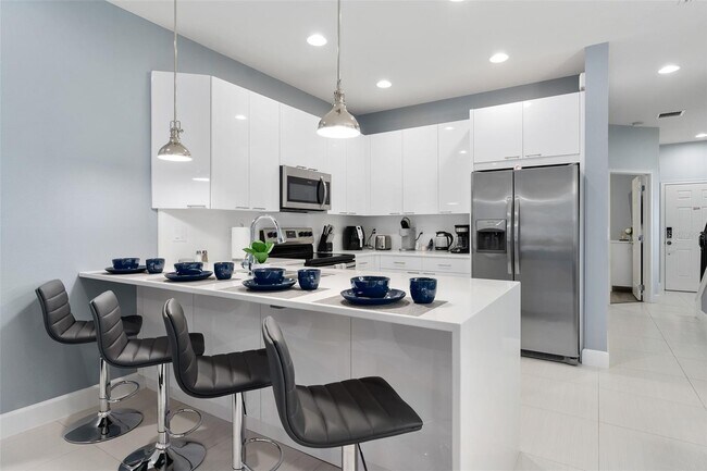 Building Photo - 1601 Tranquil Ave