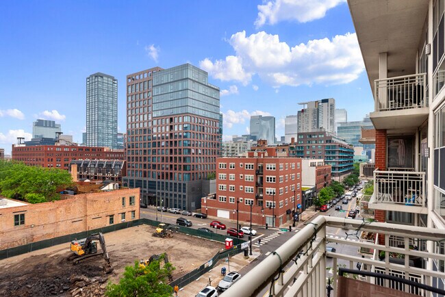 Building Photo - 1001 W Madison St