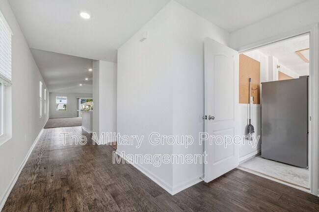 Building Photo - 15729 Equine Gait Dr