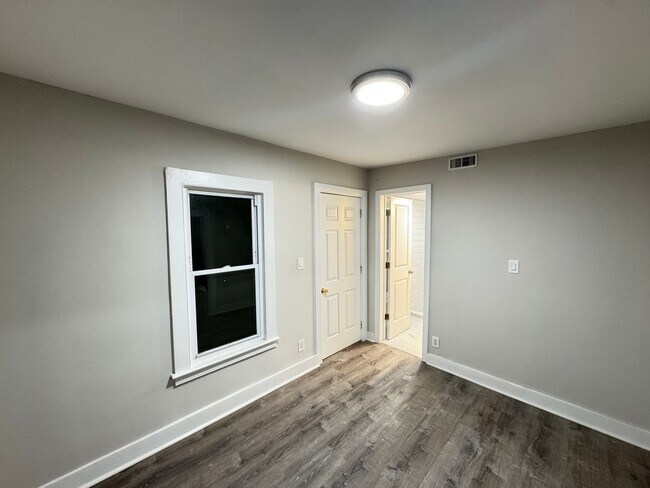 Building Photo - 38 Clifton Ave