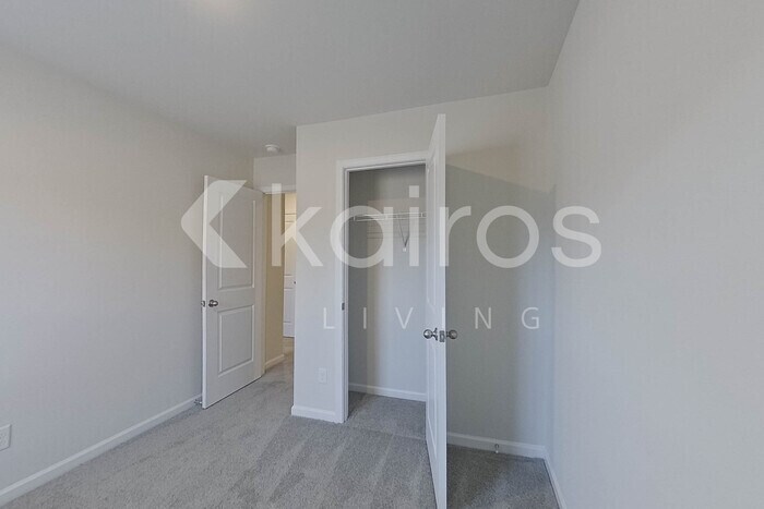 Building Photo - 2253 Banyon Cir