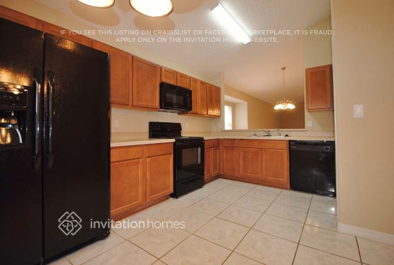 Building Photo - 1416 Silverthorn Dr