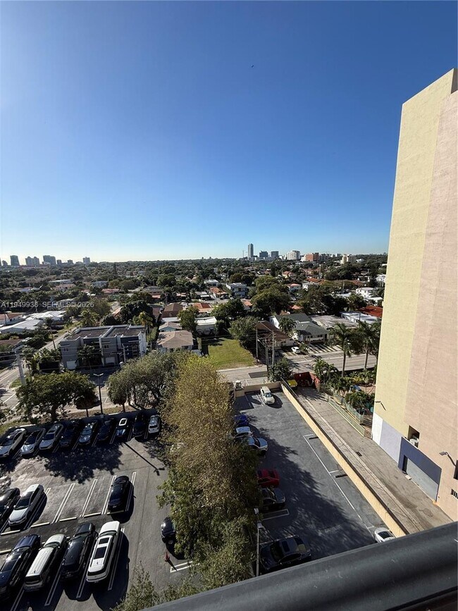 Building Photo - 3410 Coral Wy