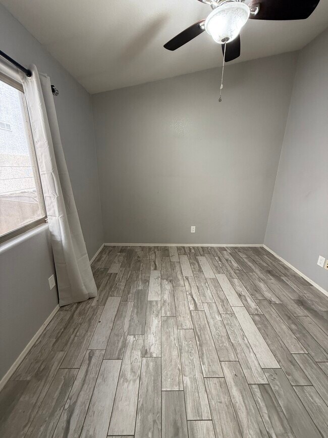 Building Photo - 3972 E Timberline Rd