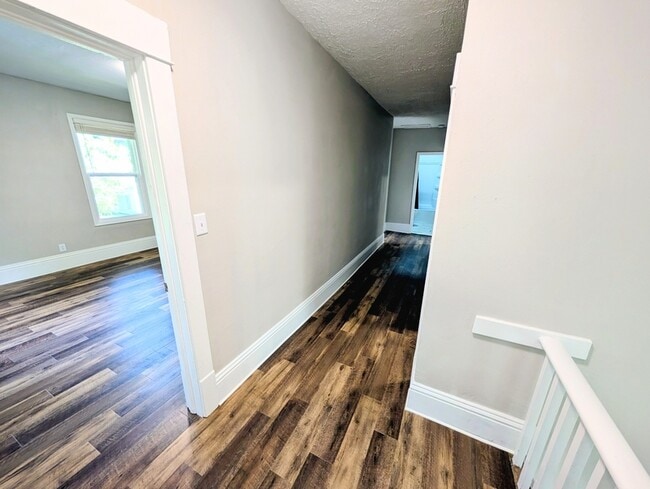 Building Photo - 328 N G St