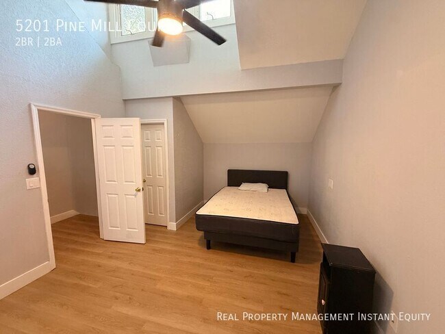 Building Photo - 5201 Pine Mill Ct