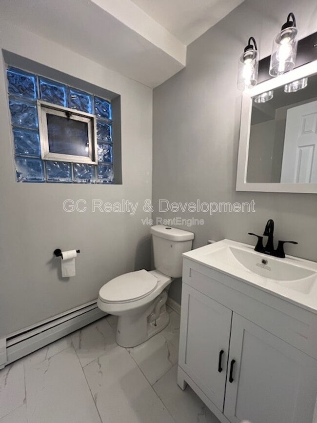 Building Photo - 1233 Kenilworth Ave