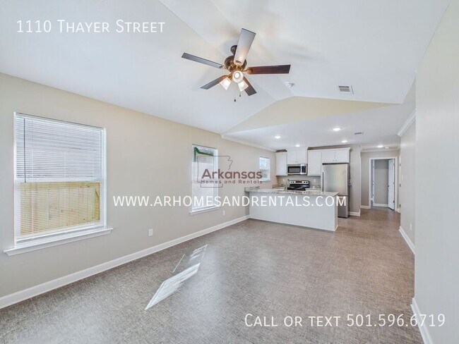 Building Photo - 1110 Thayer St