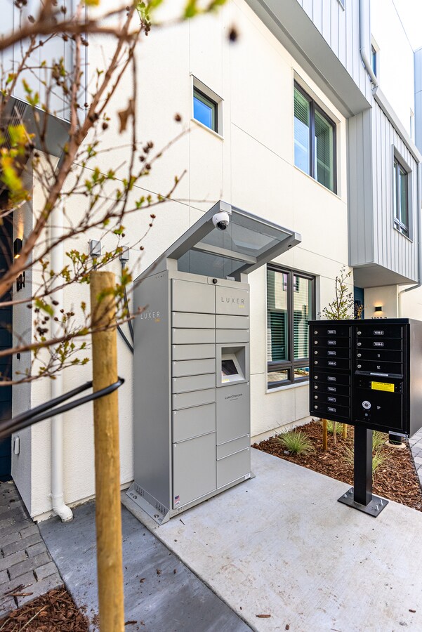 Building Photo - ArtHaus Yerba Buena: New Luxury Apartment!...