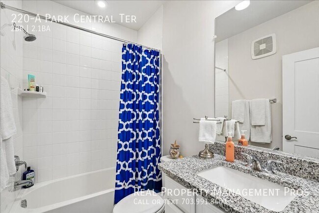 Building Photo - 220 Park Central Ter