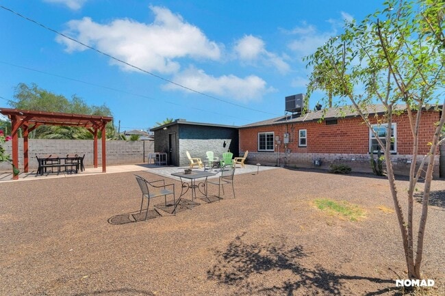 Building Photo - Charming 2BR House in Phoenix