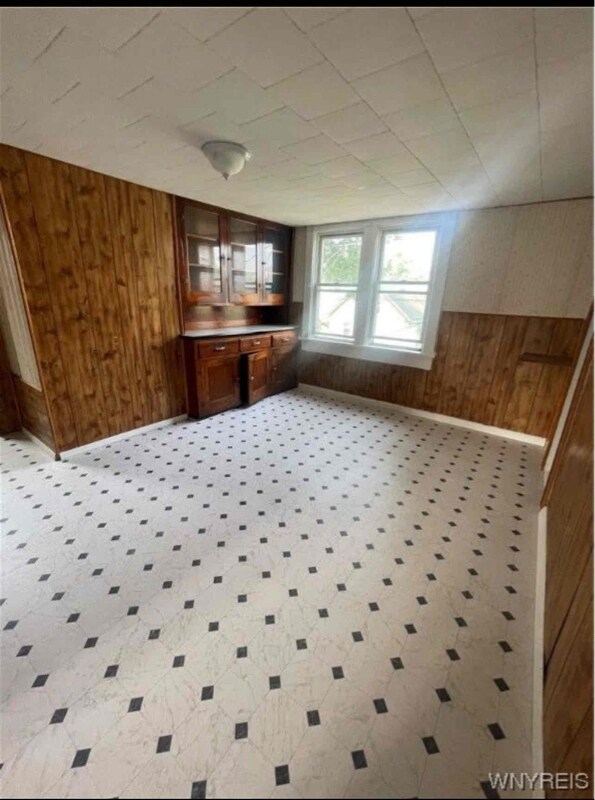 Building Photo - 29 Glenn St