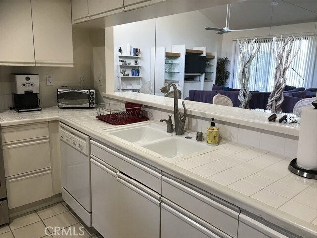 Building Photo - 38613 Wisteria Dr