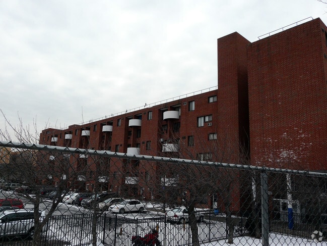 Building Photo - Maria Lopez Plaza