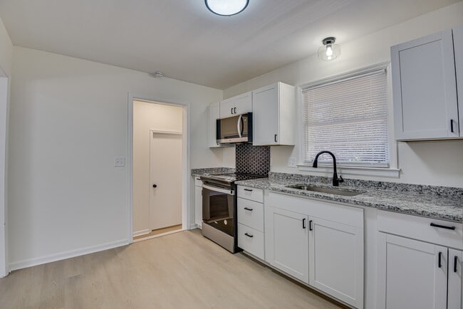 Building Photo - 2618 Providence Ct