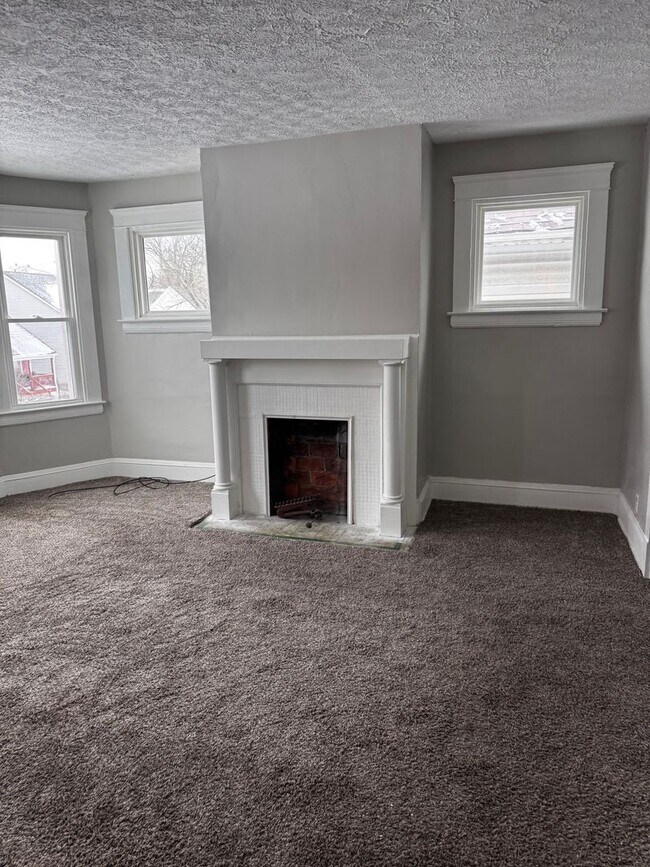 Building Photo - 10707 Hampden Ave