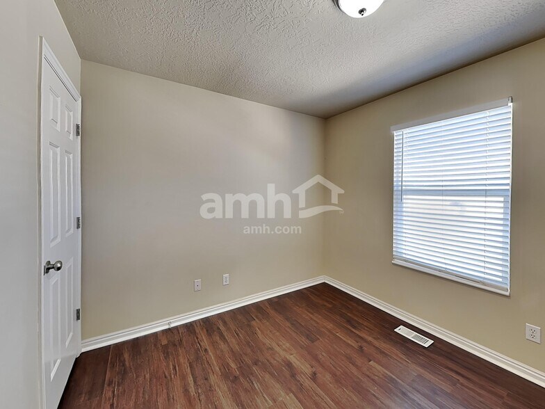 Building Photo - 7801 Ash Point Cir