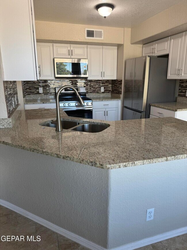 Building Photo - 1801 Garden Gate Way