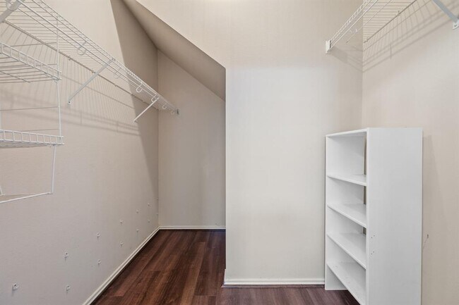 Building Photo - 11814 Bastrop St