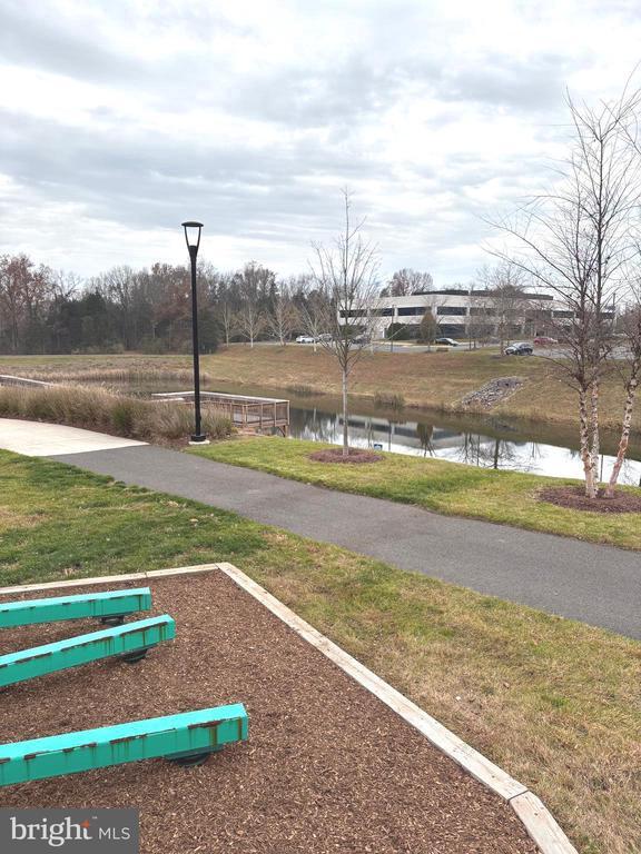 Building Photo - 5266 Ridgeview Retreat Dr